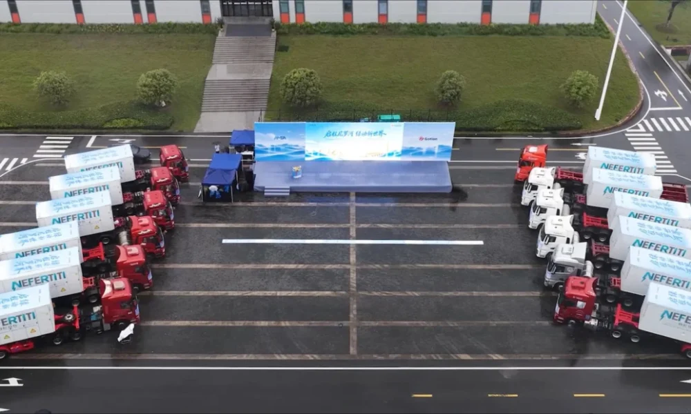Gotion Grid enerji depolama sistemlerini taşıyan tırlar sevkiyat töreninde
